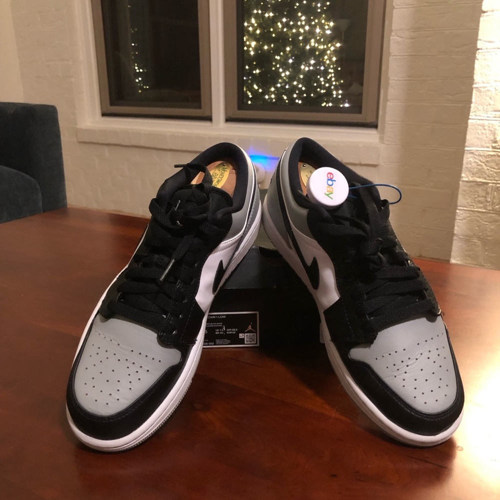 🚨 Nike Jordan 1 Low Smoke Gray *Flash Sale*🚨